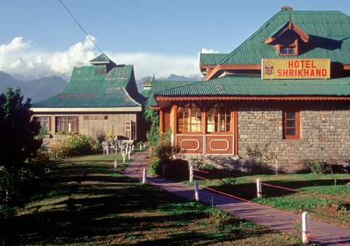 himachal tourism hotel in sarahan