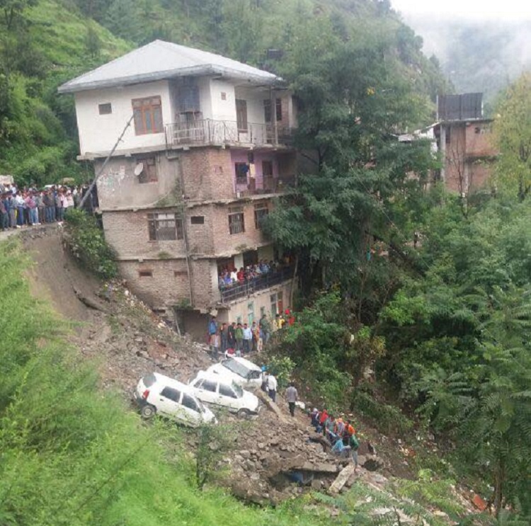 building collapse at Jubbal