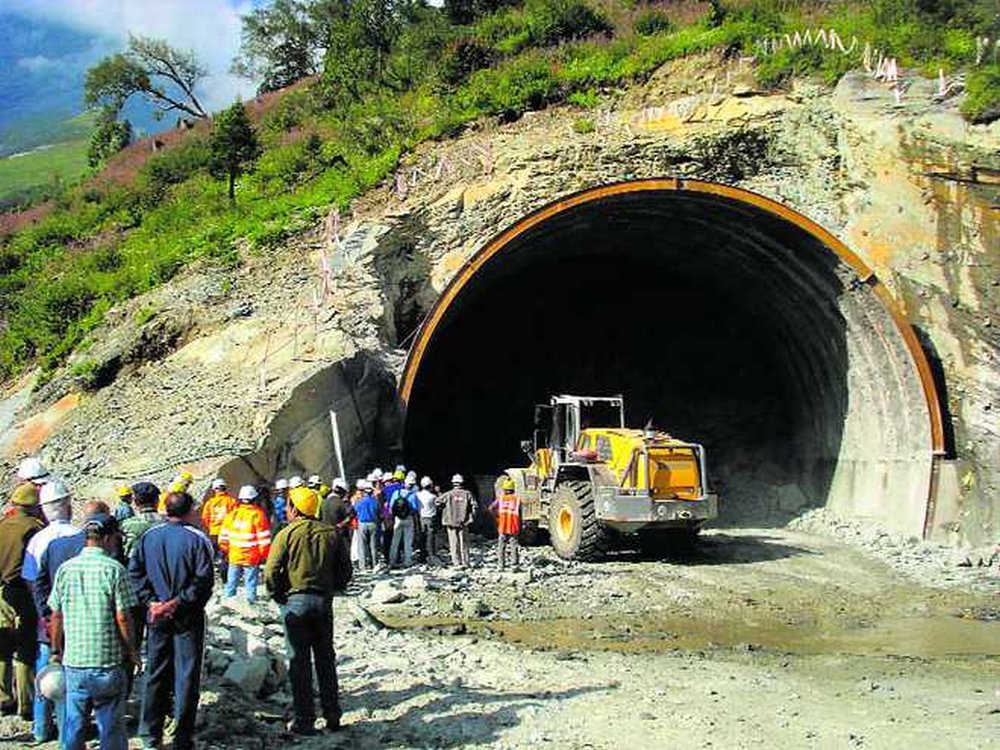 Tunnels on Leh-Manali highway