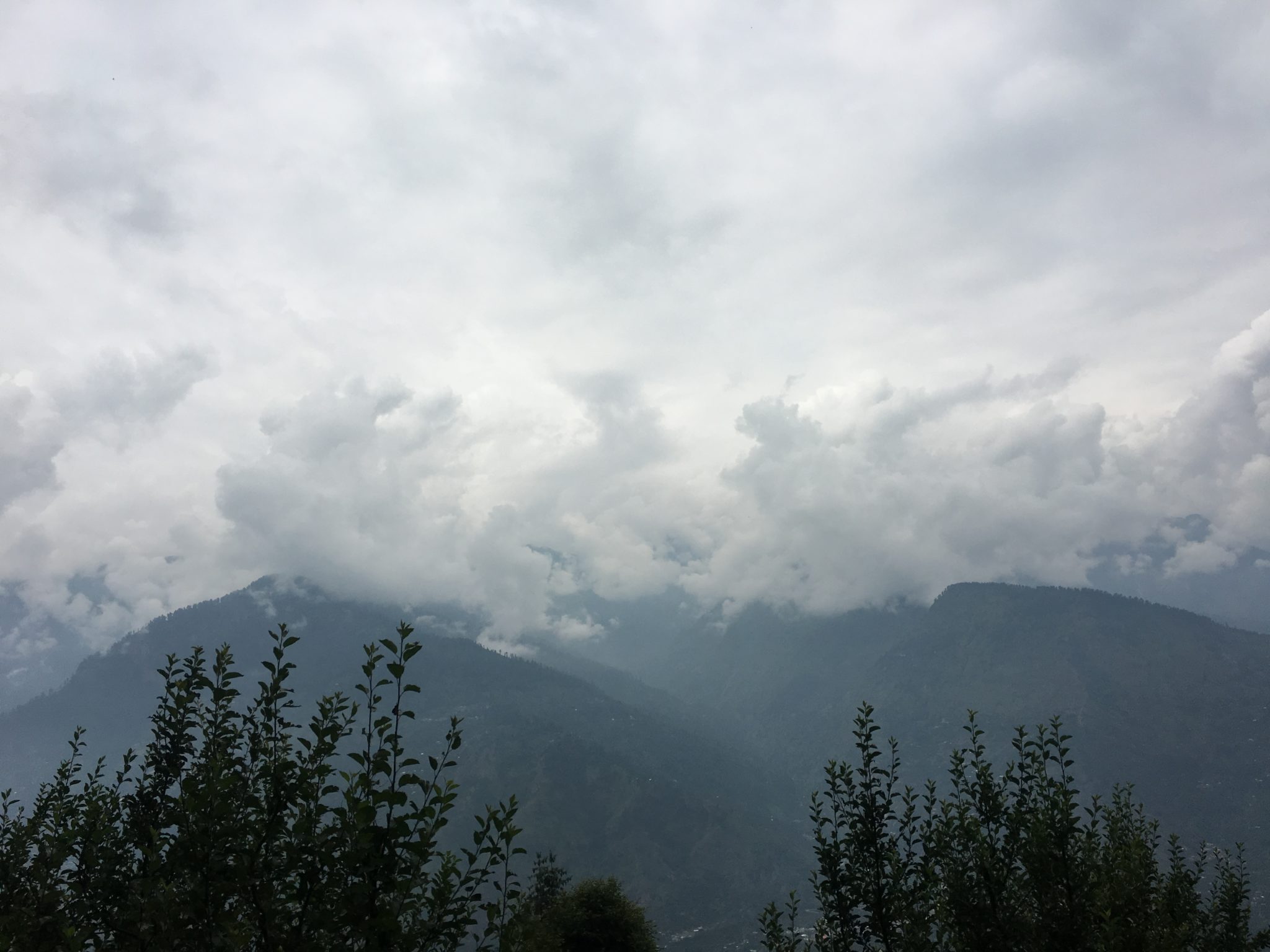 Himachal Pradesh Weather Alert: IMD Issues Yellow Warning; 7-Day Forecast, Temperature & AQI