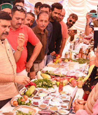 Prof Chandel advises apple growers to adopt natural farming