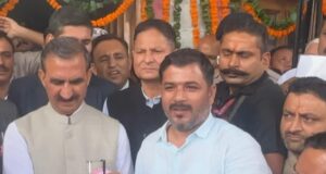 Employee Unions Warn of Strike, Govt Softens Stand After Strong Opposition