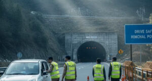 Ban on Roadside Photography and Stunts: Himachal Police Mark ‘No-Stopping Zones’ to Reduce Accidents