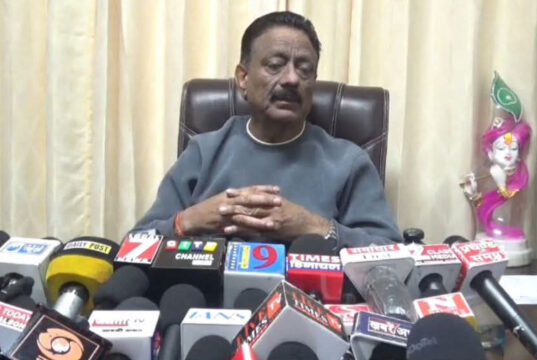 Rathore Seeks Hike in Apple MIS Price to ₹20/kg, Says Growers Struggling With Rising Costs