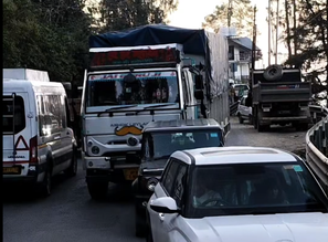 Tourism Boom Turns Himachal Roads into Parking Lots, Exposes Limits of Hill Infrastructure